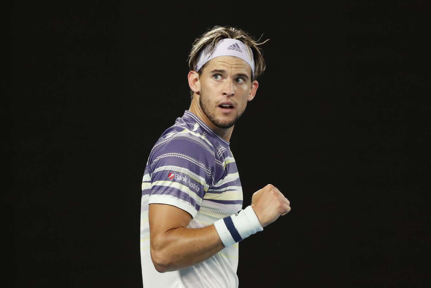 爱游戏官网平台入口 - 蒂姆在DWG比赛中比分优势明显，势不可挡引发热议！